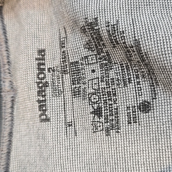 Patagonia Men's Base Layer Light Gray Long Sleeve Tee Top Sz XL - Picture 2 of 7